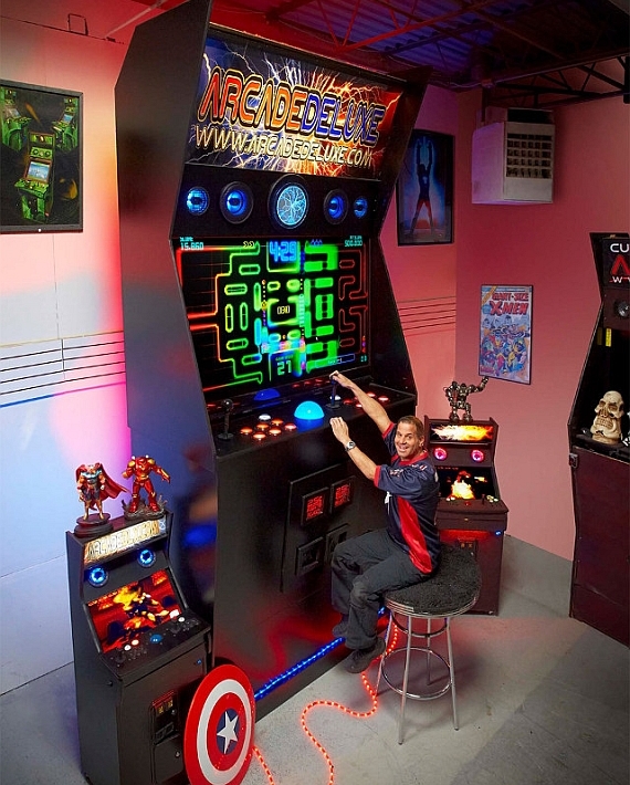 The World's Largest Arcade Machine AUSRETROGAMER
