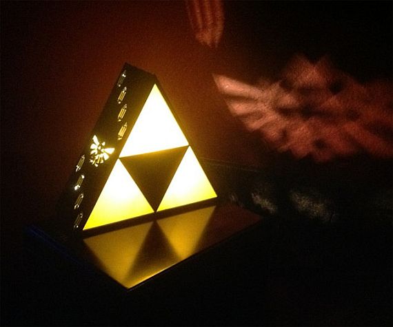 home_zelda-triforce-lamp